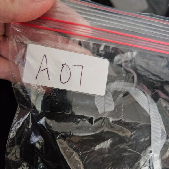 NYDJ NWT Black Skinny Leggings Ski‎ Zipper Pockets Petite Jeggings Size 8P - Picture 9 of 10